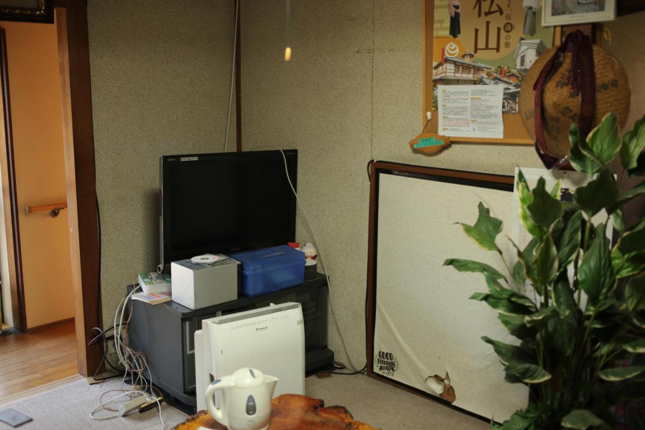 Hojo Suigun Youth Hostel Matsuyama  Exteriör bild